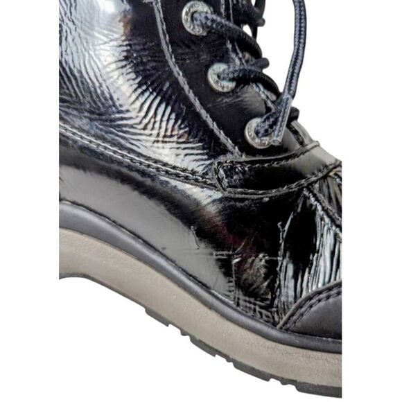 UGG Adirondack III Patent Boot Size 10 - Picture 10 of 10